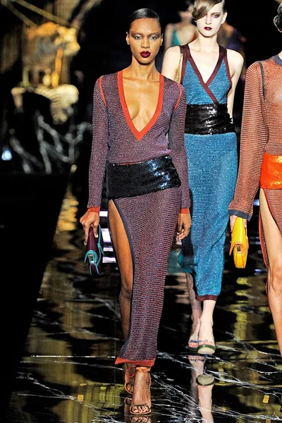Look 18